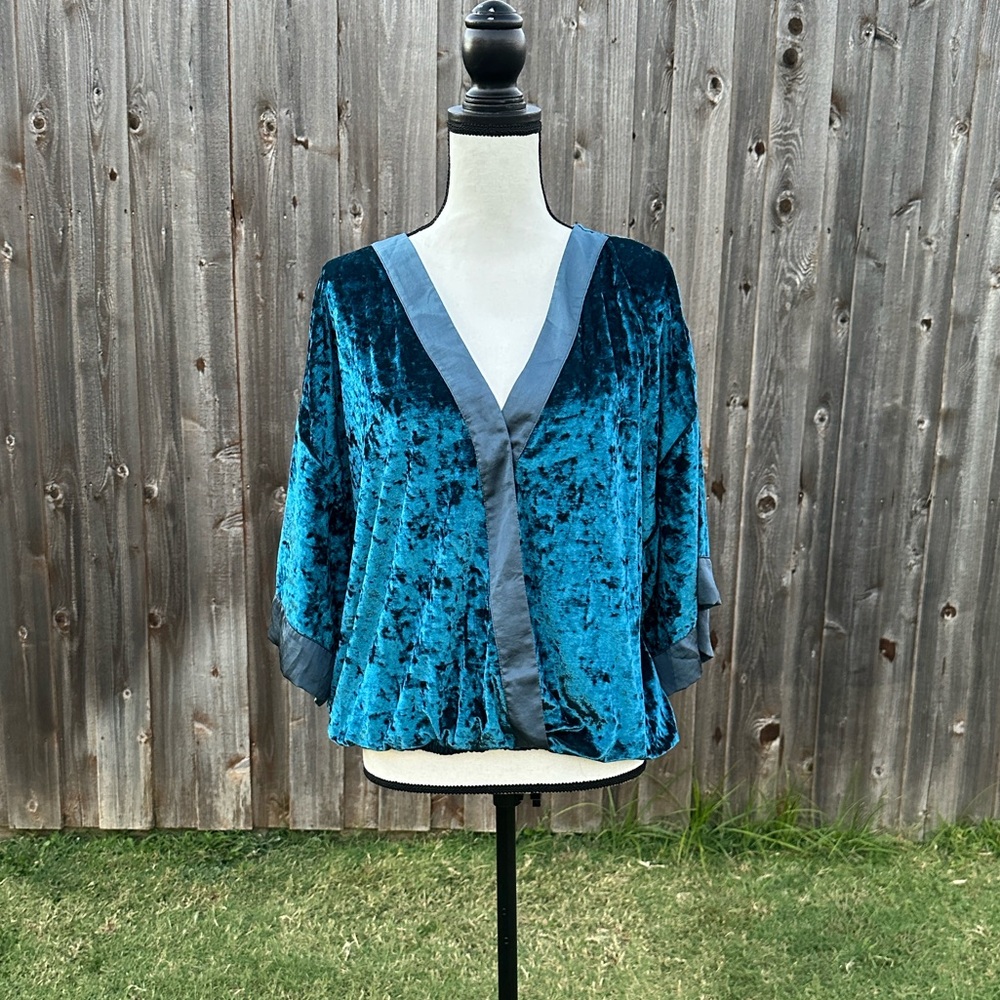Elegant Velvet Kimono Blouse in Teal EUC